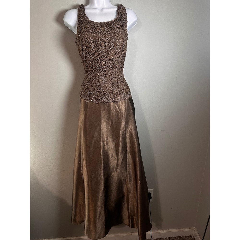 Cachet Bronze Beaded Crochet & Satin Maxi Evening Gown Dress Size 8